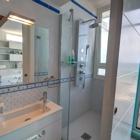 Blue Sea Front By Hello Homes *