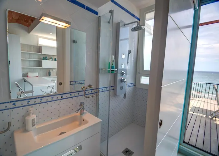 Blue Sea Front By Hello Homes *